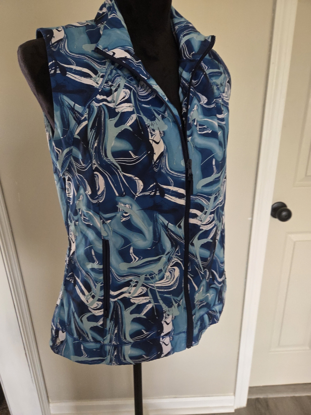 Barco Uniforms Teal & Navy Swirl Zip-Front Sleeveless Vest